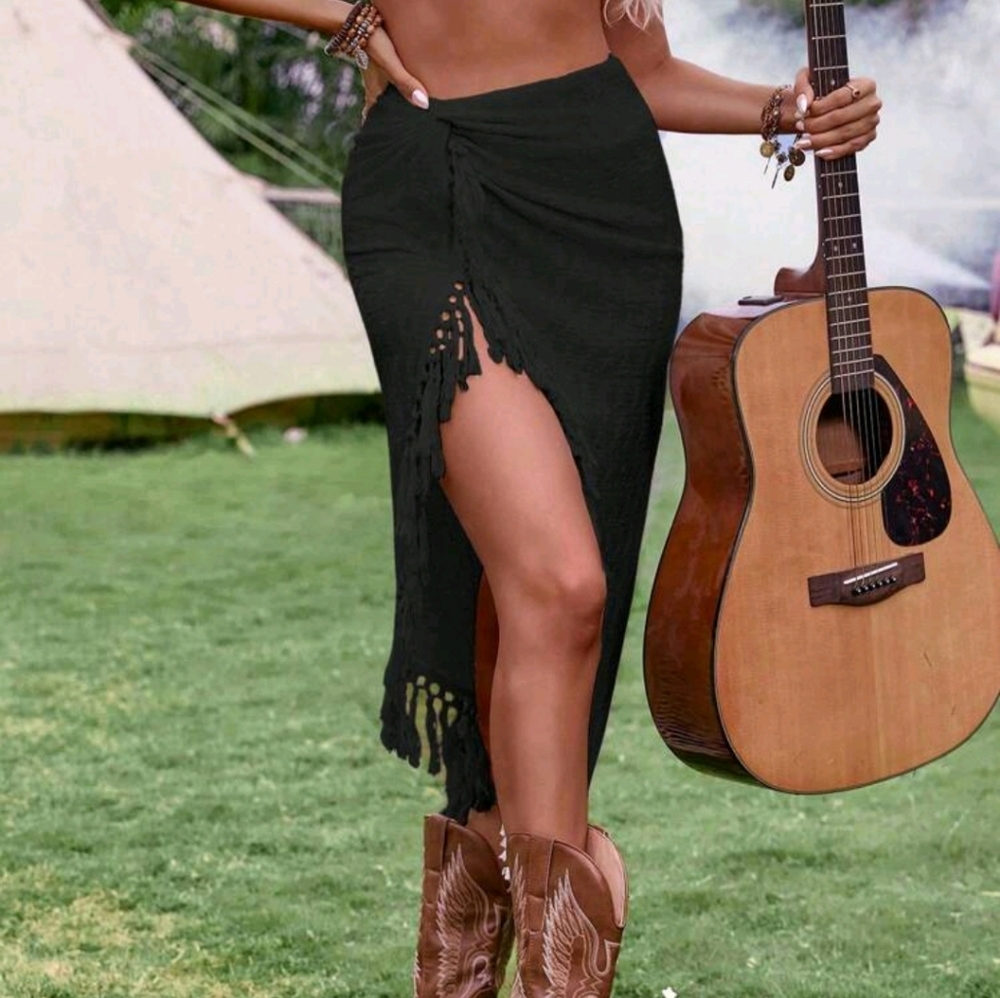 Elegant Black Fringe Skirt - Picture 6 of 6